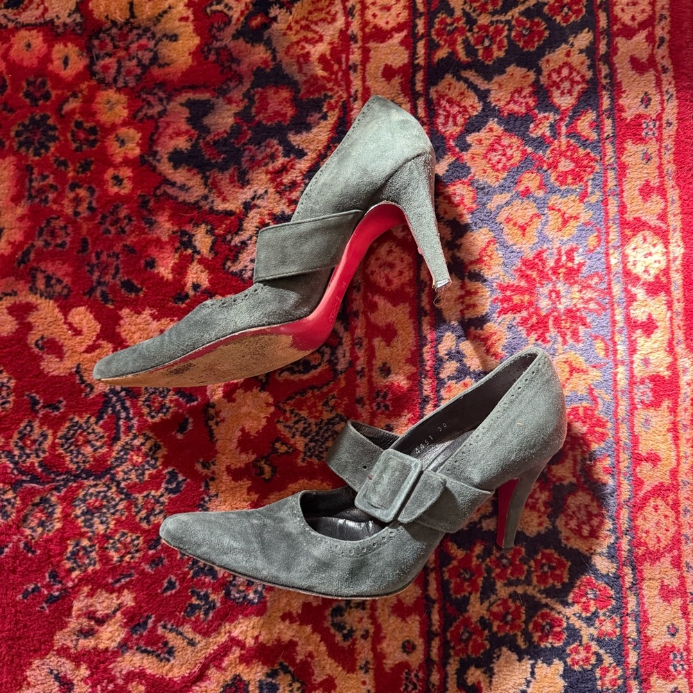 Vintage angelo burlinetto Gray Suede Heels with Buckle Y2K girlies kitten heel